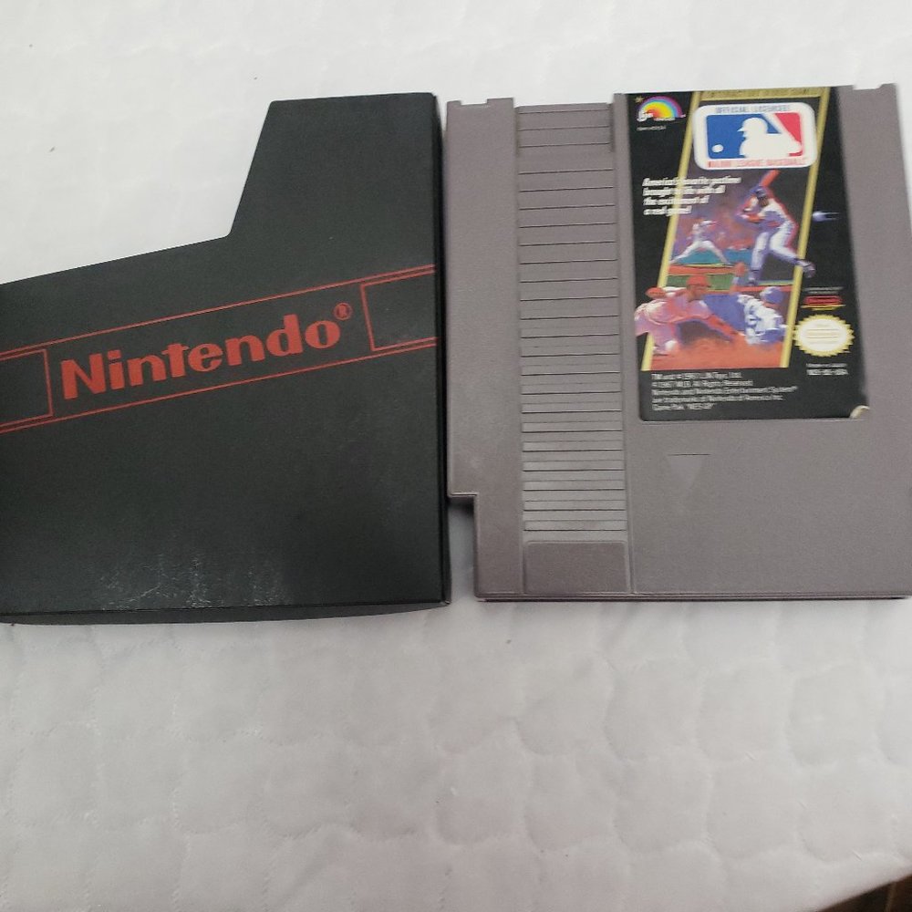 Nintendo NES 1988 Game and Sleeve: Major League Baseball (MLB)